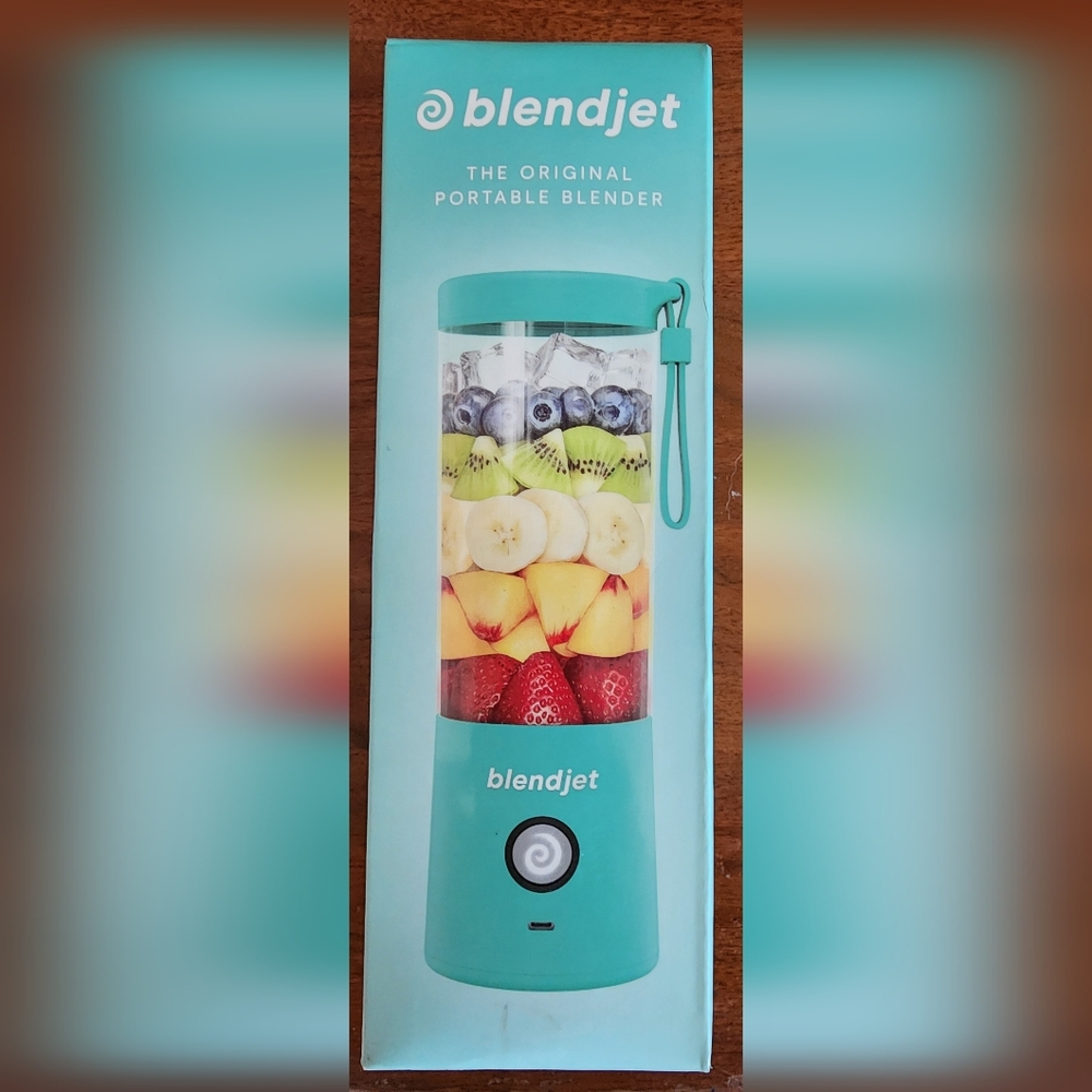 NWT Blendjet Original Portable Smoothie Blender Teal